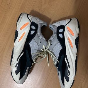 Yeezy Wave Runner Boost 700